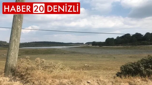 Yayla Gölü’nde su seviyesi yarıya indi