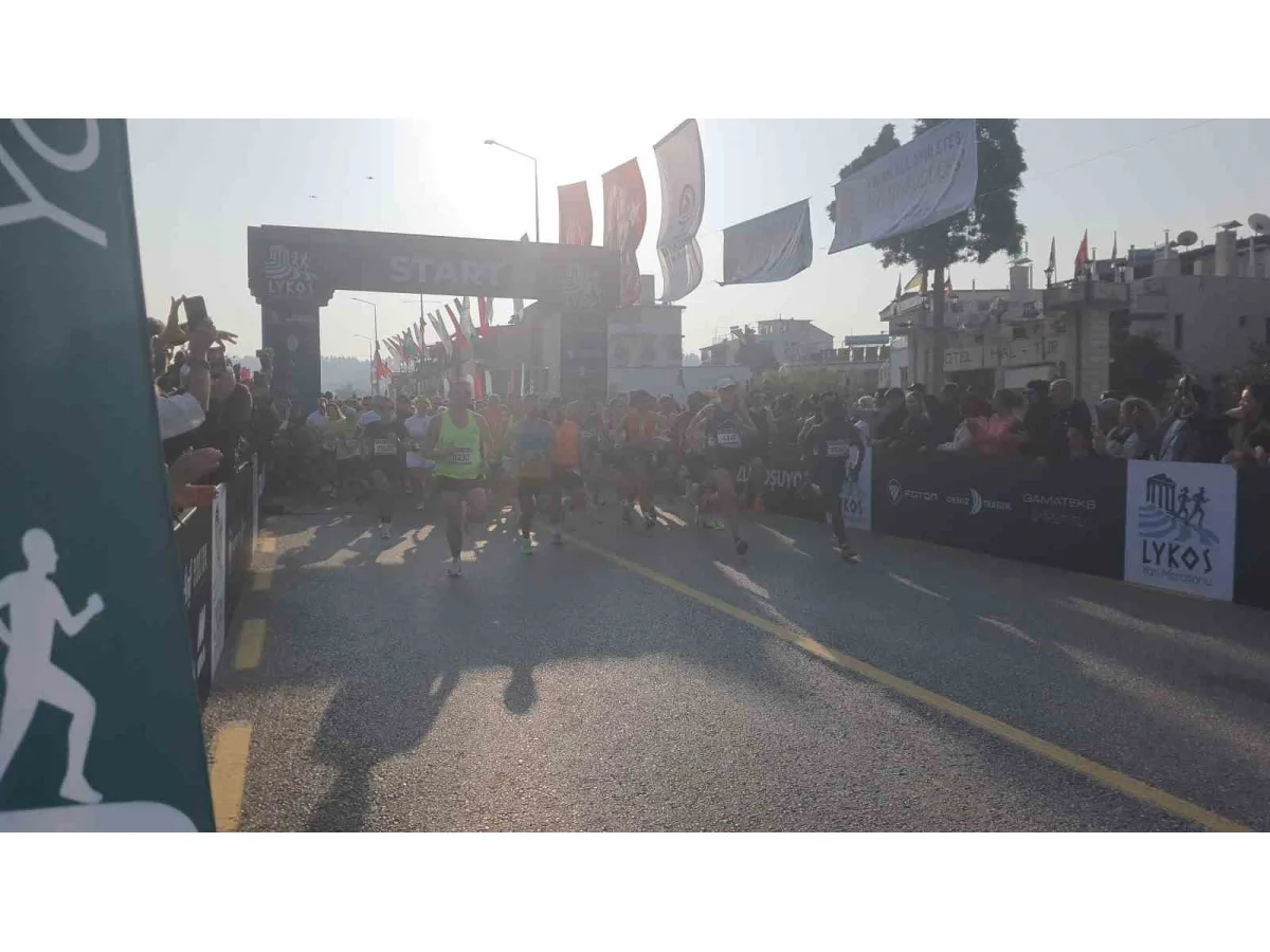 Lykos yarı maratonu’nda binlerce kişi koştu