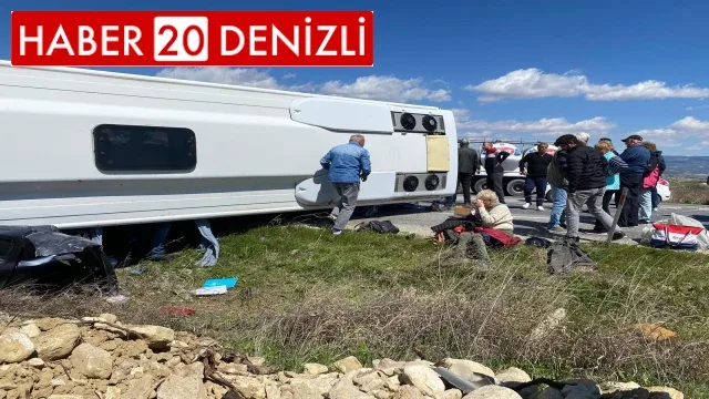 Otomobil ile midibüs çarpıştı; Ölü ve yaralılar var