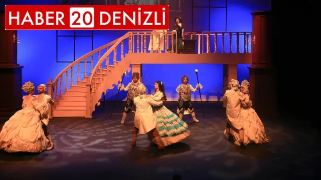 Uluslararası Tiyatro Festivali heyecanı sürüyor