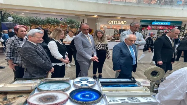 Epoksi ürünler ‘Sanatın Işıltısı’ ile sanatseverin beğenisine sunuldu