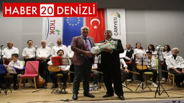 Aşık Veysel şiirleriyle anıldı