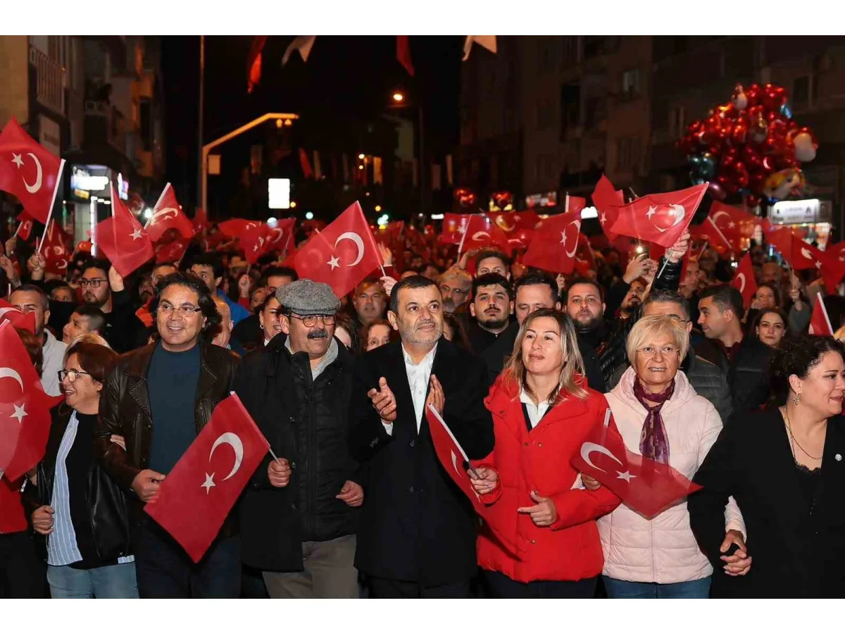 Binlerce Denizlili Cumhuriyet için yürüdü