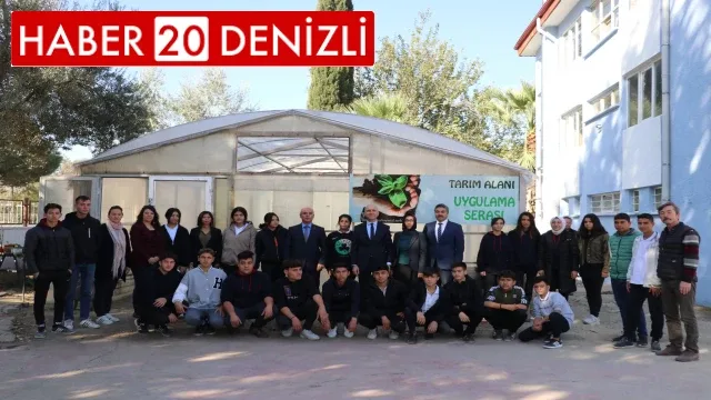 Sarayköylü öğrencilerin ürettiği çiçekler, pazarı süsleyecek