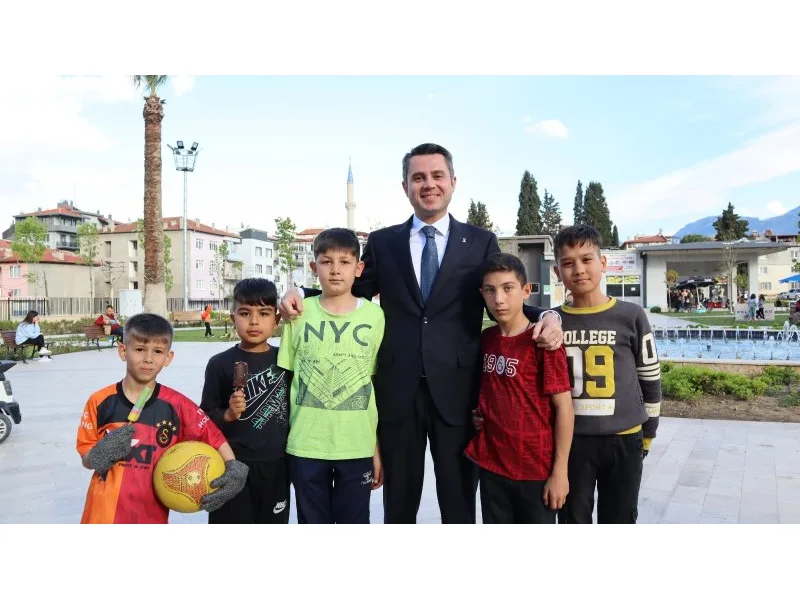 Denizli’nin Genç Milletvekili Adayı Ekrem Başer Gönüllere Dokunuyor