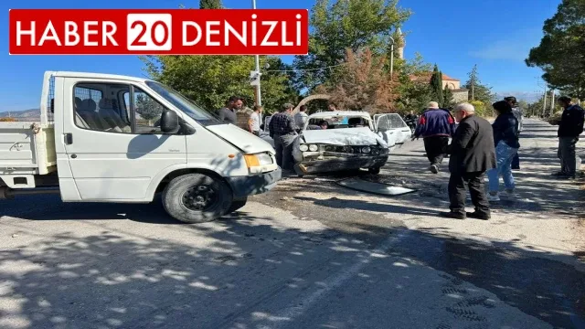 Kamyonetle otomobil kafa kafaya çarpıştı; 1 ölü 3 yaralı