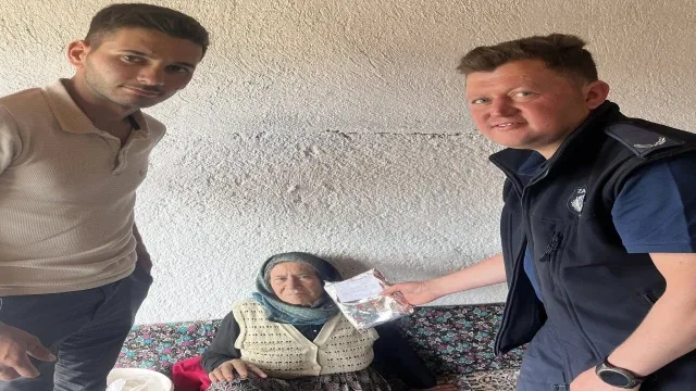 Beyağaç'ta yasağı delen düğüncülerin dağıttığı okular toplanıyor