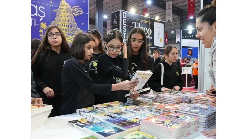 Denizli TÜYAP Kitap Fuarı’nda yazar yağmuru sürüyor