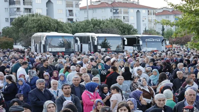 Denizli’nin ilk hac kafilesi dualarla kutsal topraklara uğurlandı