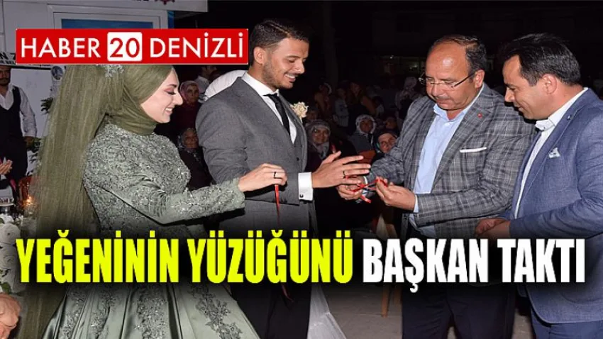 Yeğeninin Yüzüğünü Başkan Taktı