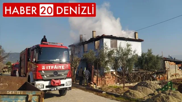 Ahşap bina küle döndü