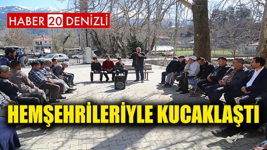 Hemşehrileriyle Kucaklaştı