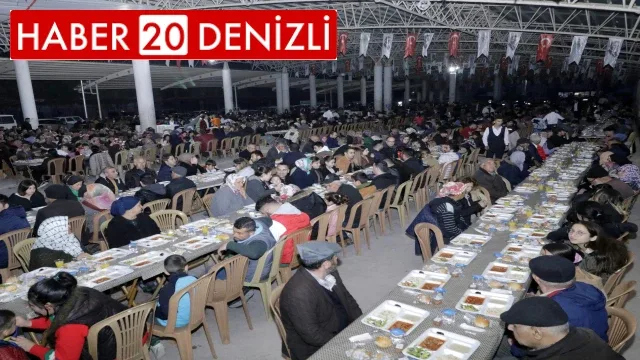 Honaz Belediyesi Kaklık’ta binlerce kişiyi iftar sofrasında buluşturdu