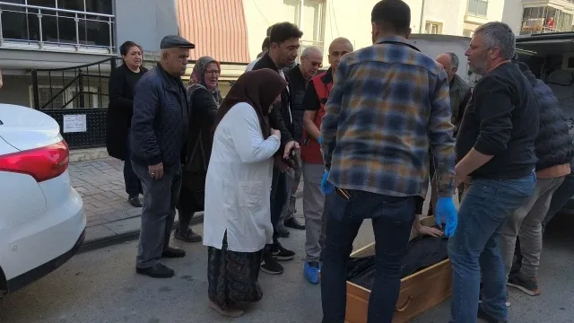 Yaşlı adam evinde eşi tarafından ölü bulundu