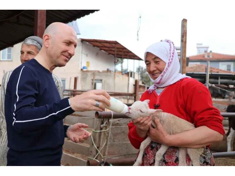 Başkan Özbaş, Ramazan Ayı’nın her gününü vatandaşlarla geçirdi