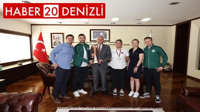 İşitme engelli sporcular Başkan Zolan’la buluştu