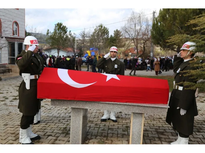 Çamelili Kıbrıs Gazisi son yolculuğuna askeri törenle uğurlandı
