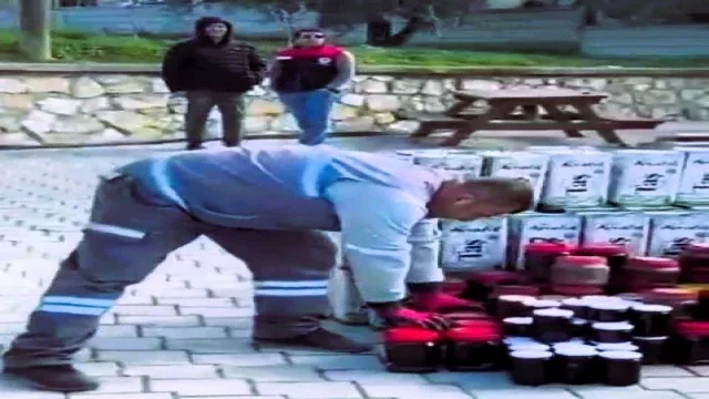Denizli'de sahte 4 bin 500 litre zeytinyağı ile 980 kilo bal imha edildi