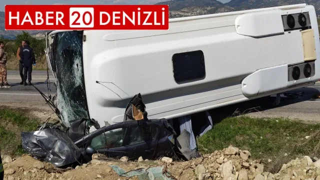Alman turistleri taşıyan midibüs otomobili ezdi: 1 ölü 24 yaralı