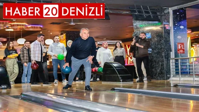 Başkan Zolan, gençlerle bowlingde hünerlerini sergiledi