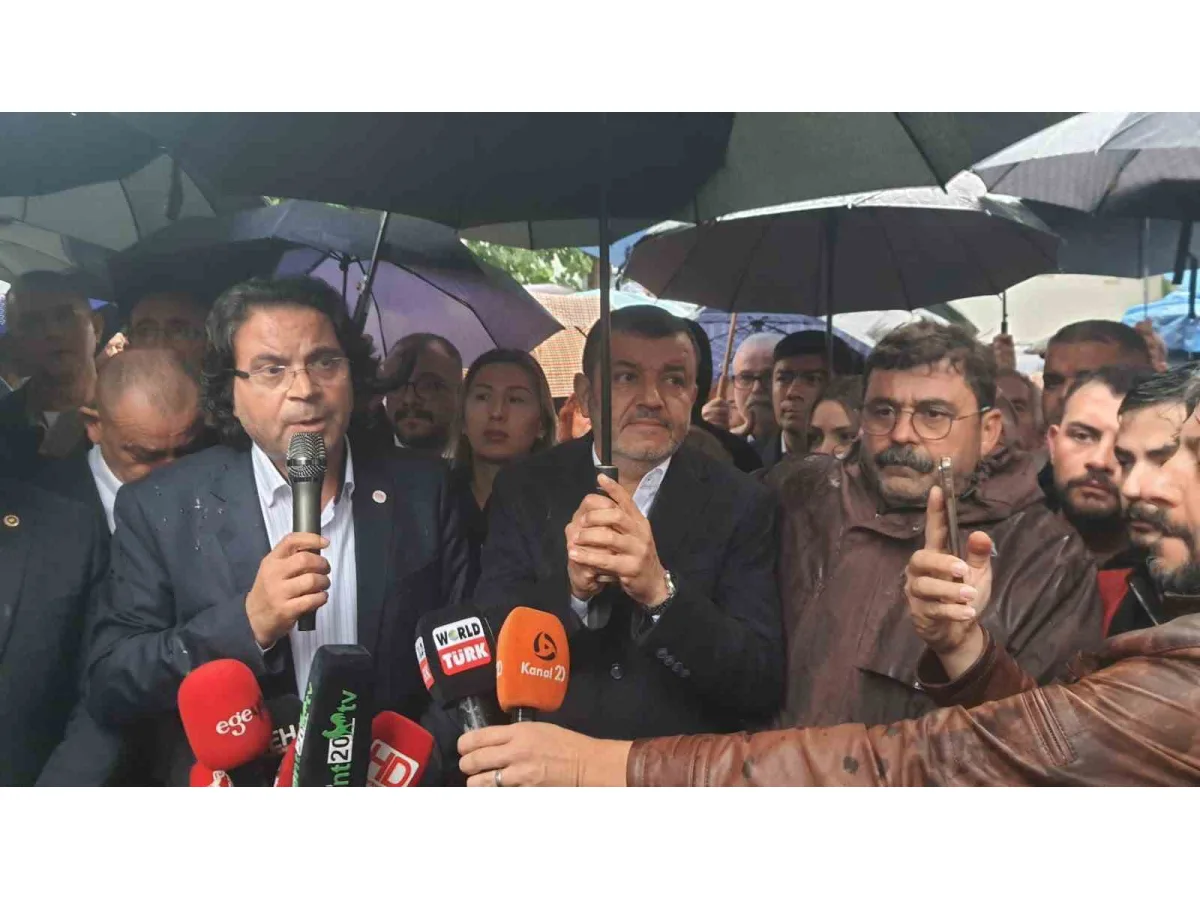 Başkan Doğan’ın destekçileri sağanak yağışa aldırmadı