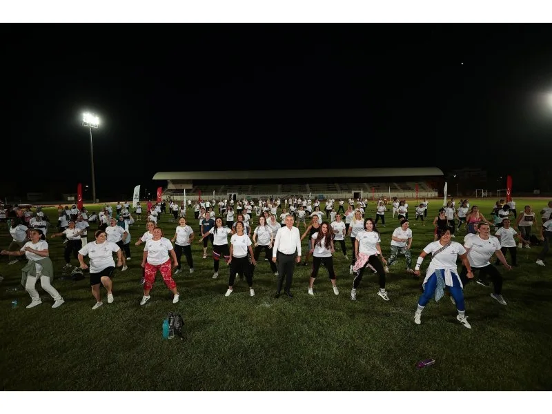 Denizlili kadınların zumba coşkusu