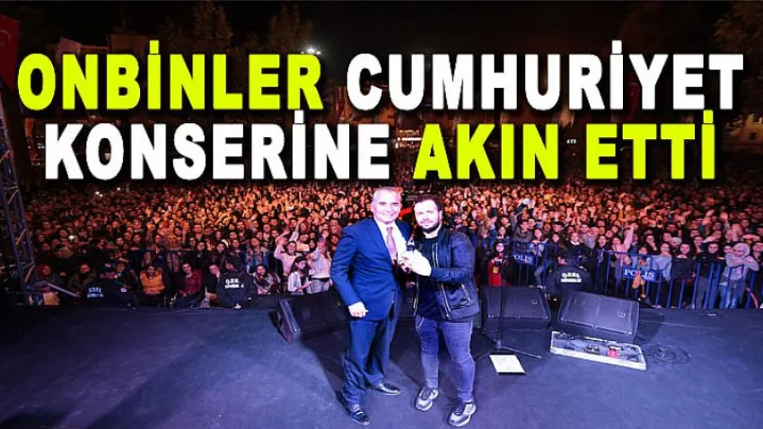 Onbinler Cumhuriyet Konserine Akın Etti