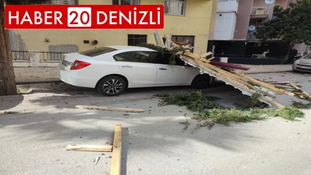 Fırtına evlerin çatısını uçurdu, araçlar hasar gördü