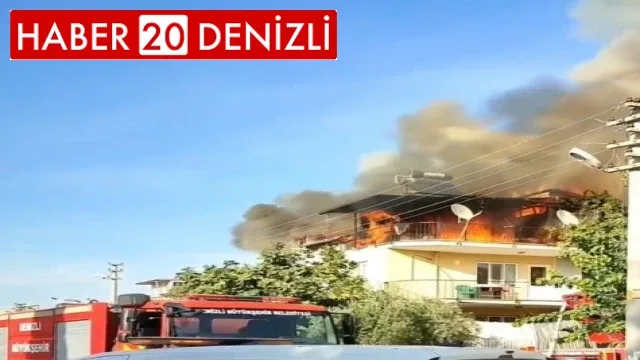 2 katlı evin çatı katı alevlere teslim oldu