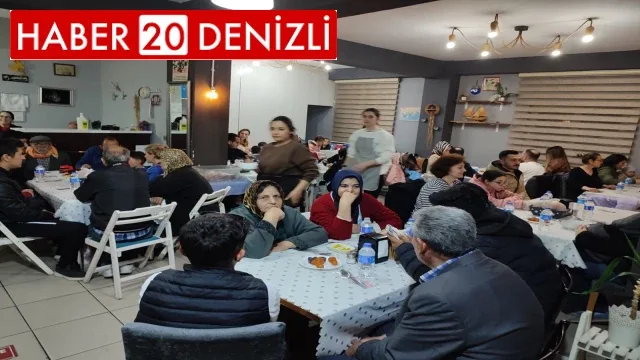Hayırsever gurbetçi 130 kişiye restoranda iftar yaptırıyor