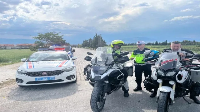 Motosiklet kazalarına dikkat çeken jandarmadan 'Bir Kural, Bir Ömür' denetimleri