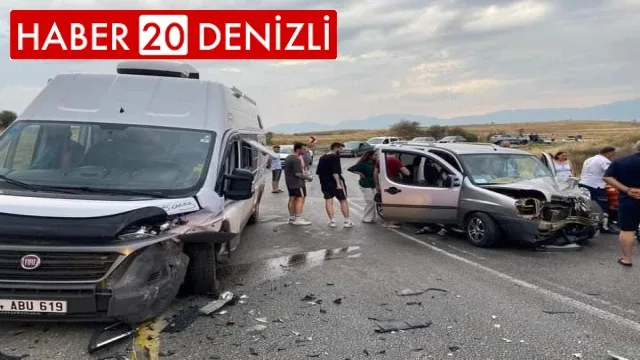 Denizli'de karavan ile hafif ticari araç çarpıştı: 2’si ağır 9 kişi yaralandı