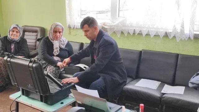 Kale’de 14 Yaşlı Vatandaşın Kimlik Yenileme İşlemi Adresinde Yapıldı