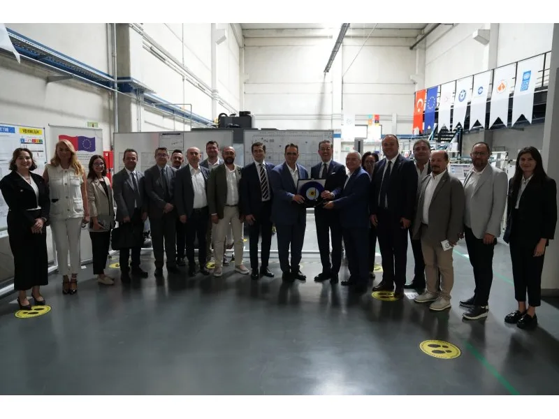 DSO heyeti, Denizli Model Fabrika için İzmir’de önemli temaslarda bulundu