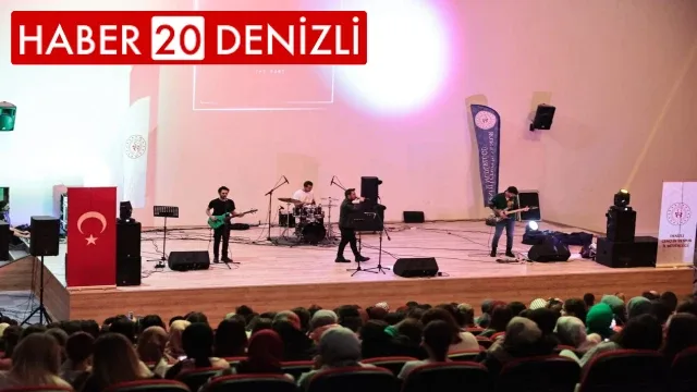 Üniversiteli gençler sınav öncesi stres attı