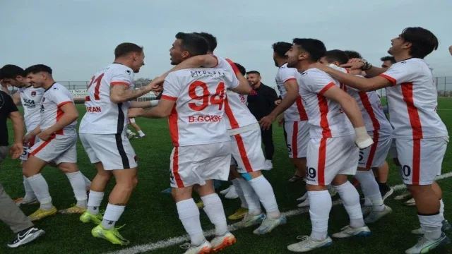 Denizli takımlarından biri düştü, diğeri şampiyon oldu