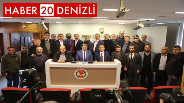 Denizli’de STK’lar devletin ve Türk Silahlı Kuvvetlerinin yanında olduğunu bildirdi