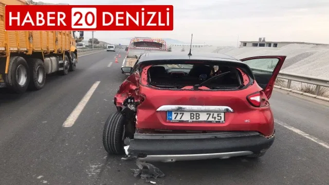 Tur otobüsü ile otomobil çarpıştı: 3 yaralı