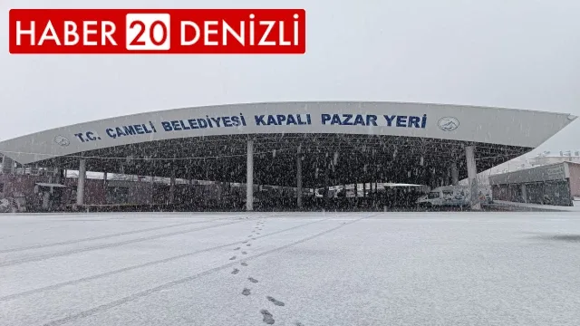 Denizli, Mart ayının ortasında yağan karla beyaza büründü