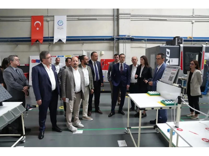 DSO heyeti, Denizli Model Fabrika için İzmir’de önemli temaslarda bulundu